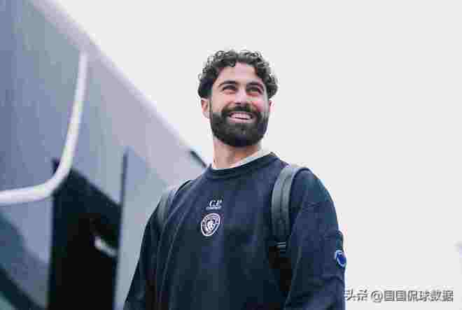 集结日突围战来临,比利亚雷亚尔围绕欧冠复出首秀,悬念犹存,更衣室氛围转暖的简单介绍 集结日突围战来临,比利亚雷亚尔围绕欧冠复出首秀,悬念犹存,更衣室氛围转暖的简单介绍