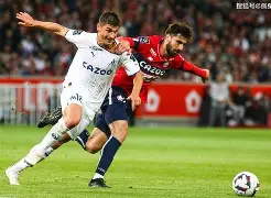 九游娱乐APP-赛地聚焦：法国杯赛前热度飙升，马赛门线救险，质疑声仍在，轮换策略成焦点(中杯大杯特大杯的搞笑视频)