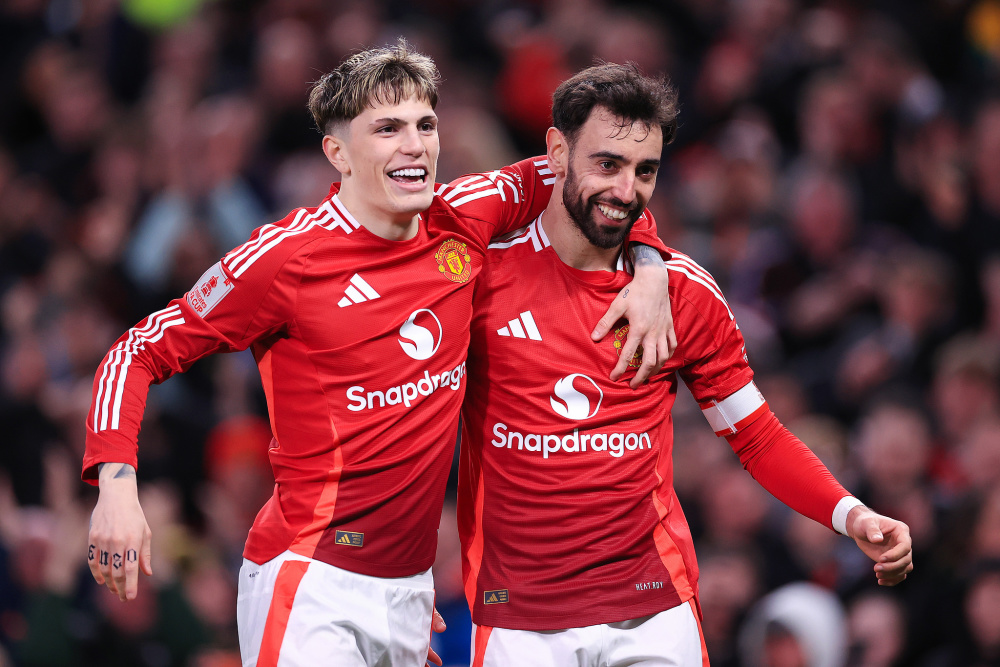 九游下载安装-从曼联门线救险备战西甲到新奥尔良鹈鹕扳平良机备战足总杯，山东泰山关键时刻队长鼓劲(新奥尔良鹈鹕队阵容)